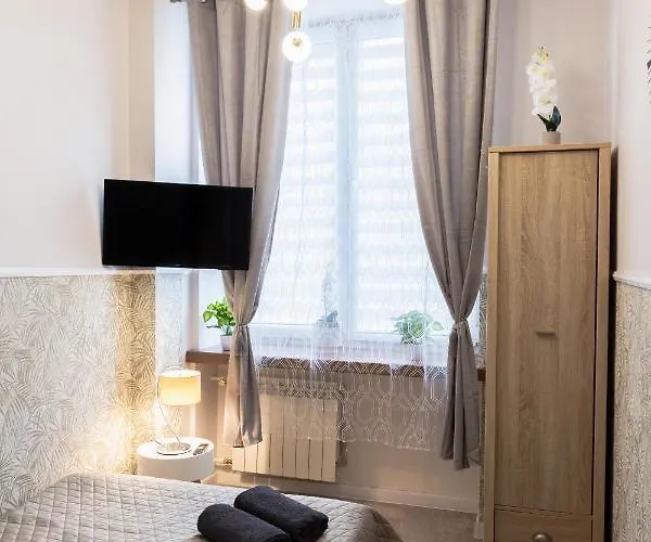 Konukevi Clicktheflat Aleje Jerozolimskie Center